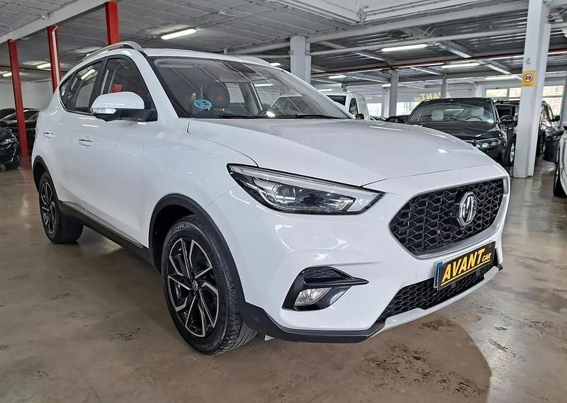 Usado MG ZS Luxury 106 HP (77 kW) 2022 Branco Sedan