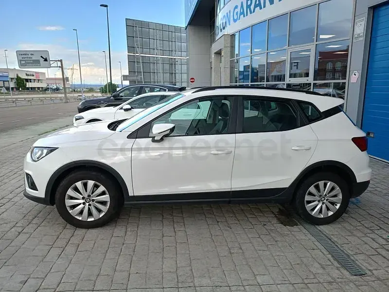 Usado Seat Arona Style 110 CV (80 kW) 2020 Blanco SUV