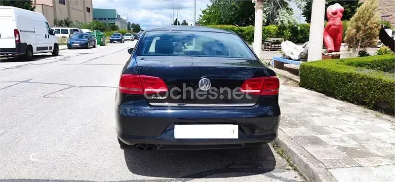 Usado VW Passat Highline 140 CV (102 kW) 2011 Negro Berlina