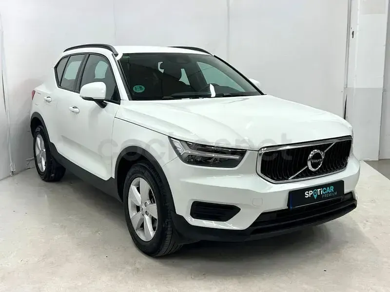 Usado Volvo XC40 Momentum 129 CV (94 kW) 2022 Blanco SUV