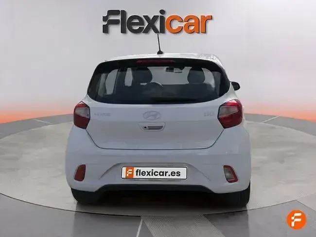 Używany Hyundai i10 67 KM (49 kW) 2023 Biały Hatchback