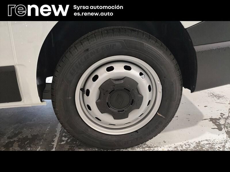 Usado Renault Trafic 130 CV (95 kW) 2024 Blanco Monovolumen