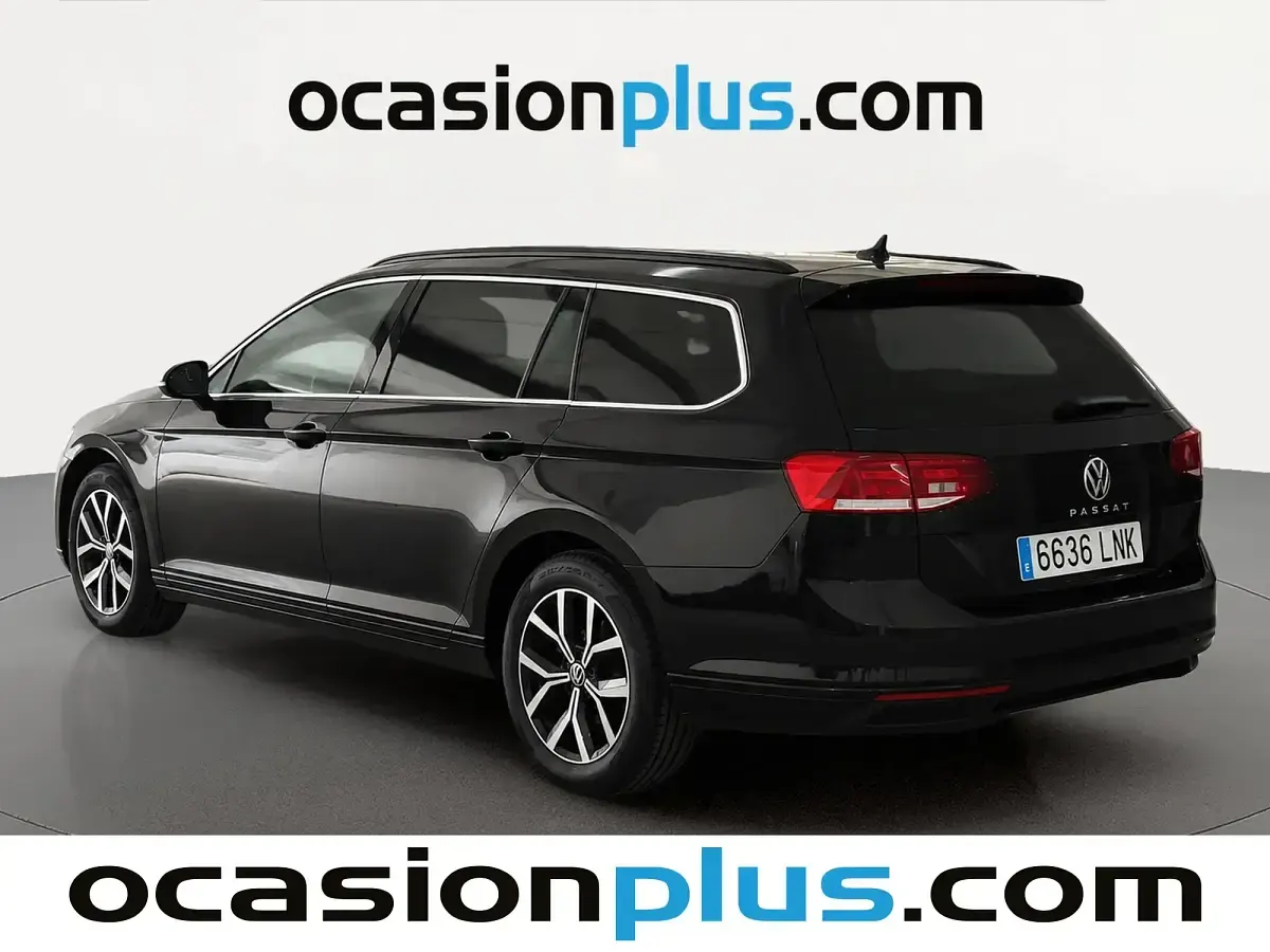 Usado VW Passat Executive 150 CV (110 kW) 2021 Negro Familiar