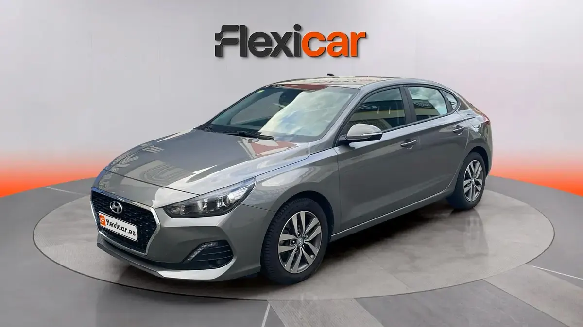 Usado Hyundai i30 120 CV (88 kW) 2018 Marrón Familiar