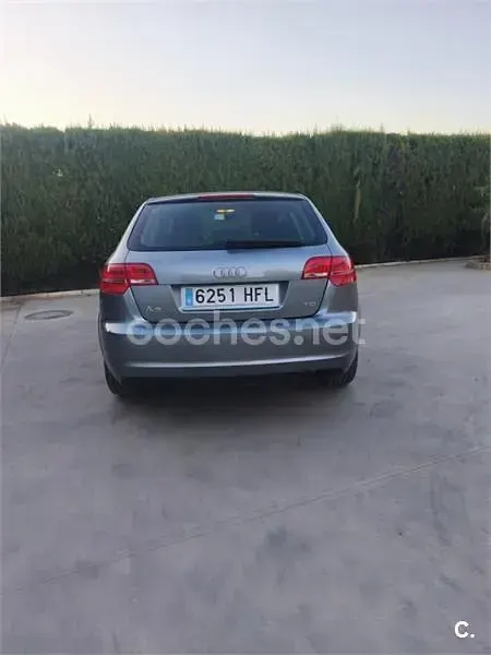 Usado Audi A3 Ambiente 105 CV (77 kW) 2011 Gris / plata Utilitario