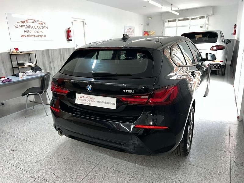 Usado BMW 118 Sport Line 136 CV (100 kW) 2021 Negro Utilitario