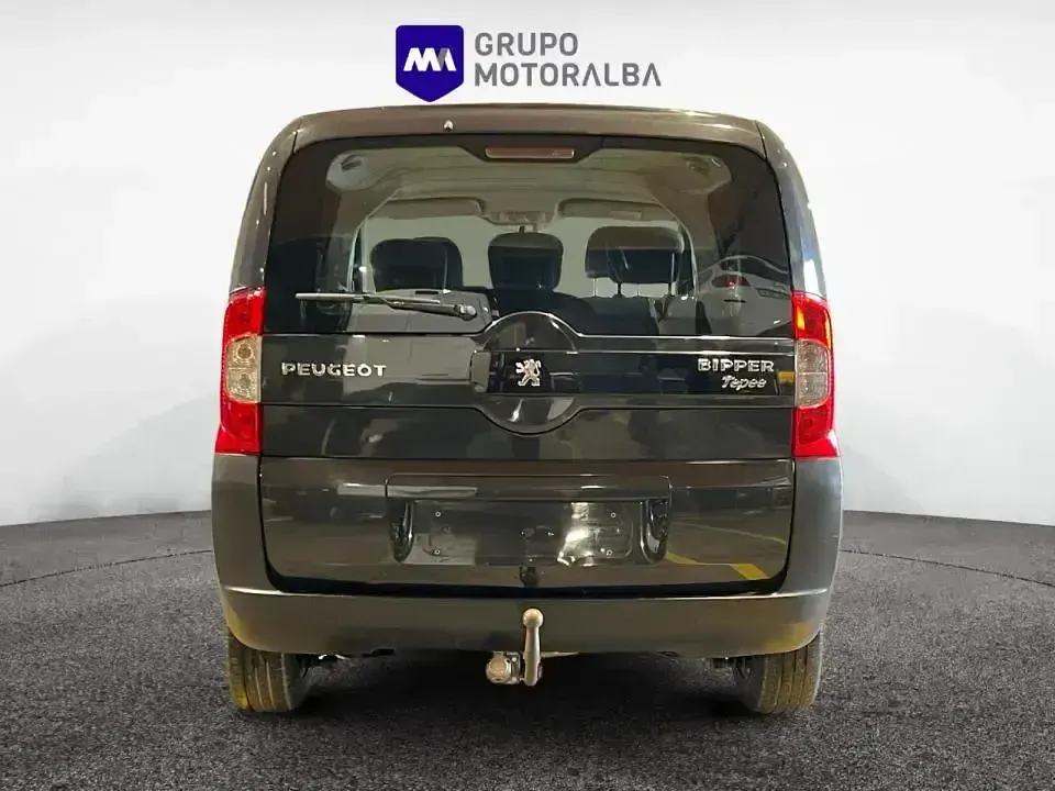 Usado Peugeot TePee Access 75 CV (55 kW) 2013 Negro Familiar