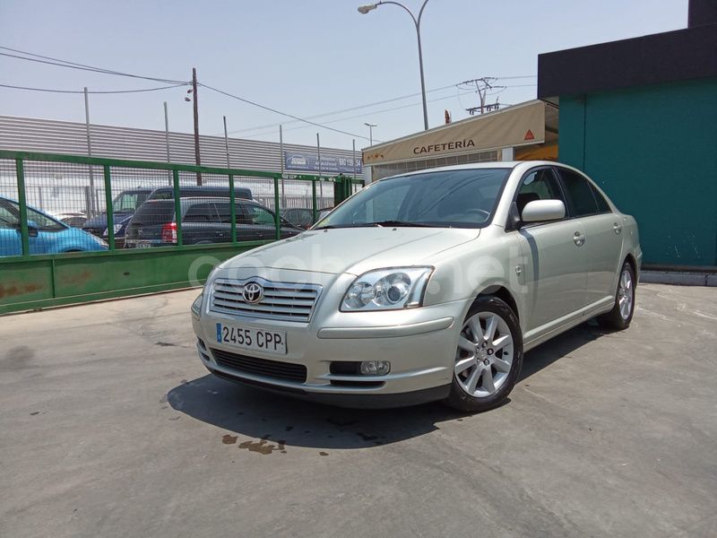 Gris / plata Usado 2003 Toyota Avensis Sol Berlina | 4500 € (Un poco caro) - Imagen 1/4