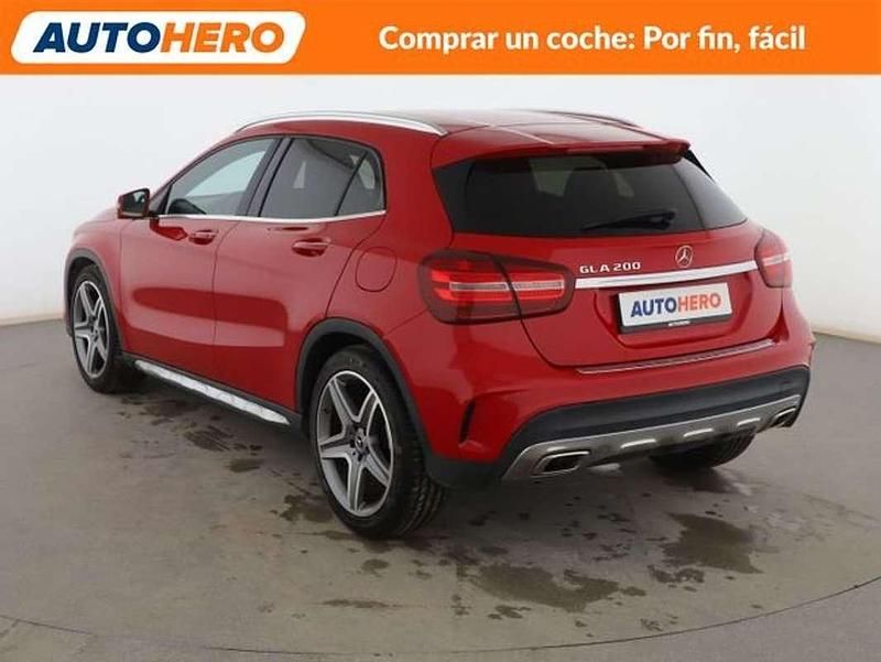 Usado Mercedes GLA200 AMG line 156 CV (114 kW) 2019 Rojo SUV