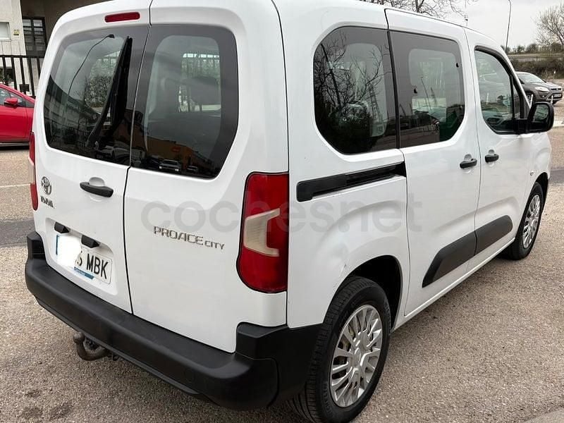Usado Toyota Proace Verso Active 131 CV (96 kW) 2022 Blanco Familiar