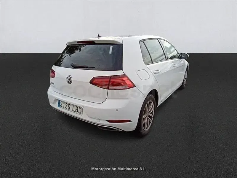 Usado VW Golf VII Advance 150 CV (110 kW) 2019 Blanco Berlina