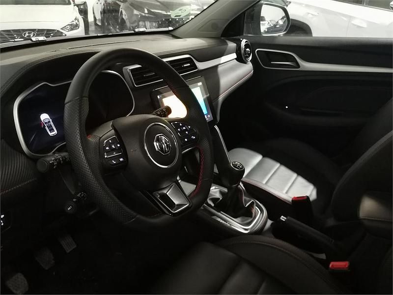 Usado MG ZS Luxury 106 CV (77 kW) 2025 Negro SUV