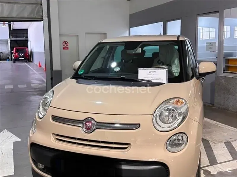 Usado Fiat 500L Lounge 85 CV (62 kW) 2014 Beige Monovolumen