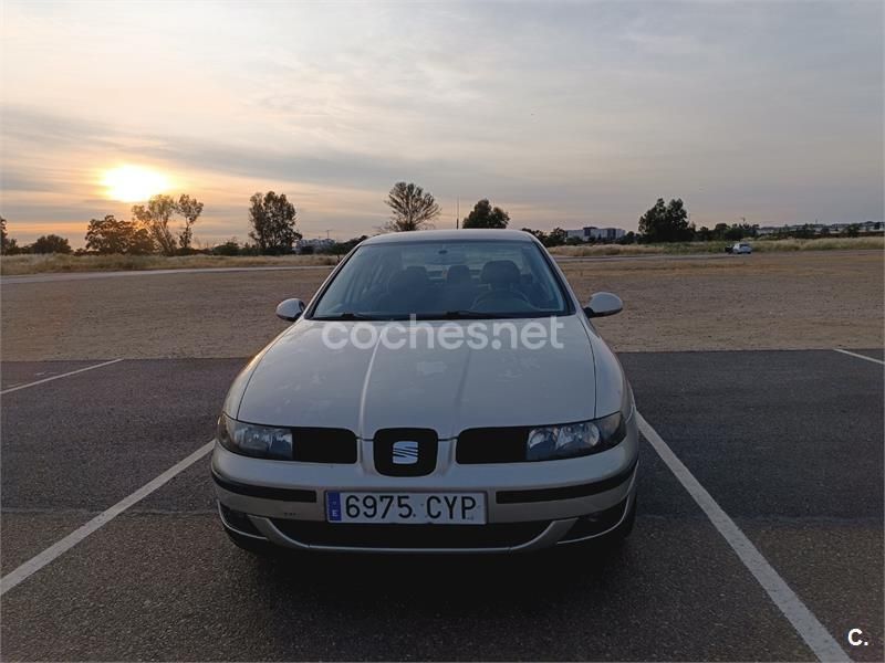 Beige Usado 2004 Seat Toledo Stella Berlina | 3500 € (Precio justo) - Imagen 1/4