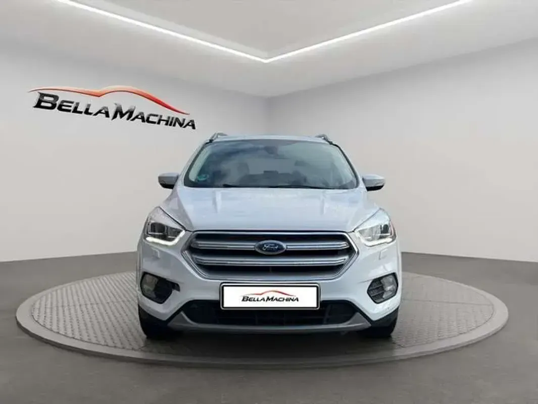 Usado Ford Kuga Titanium 150 CV (110 kW) 2017 Blanco SUV