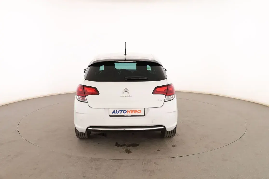 Usado Citroën C4 Shine 130 CV (95 kW) 2015 Blanco Berlina