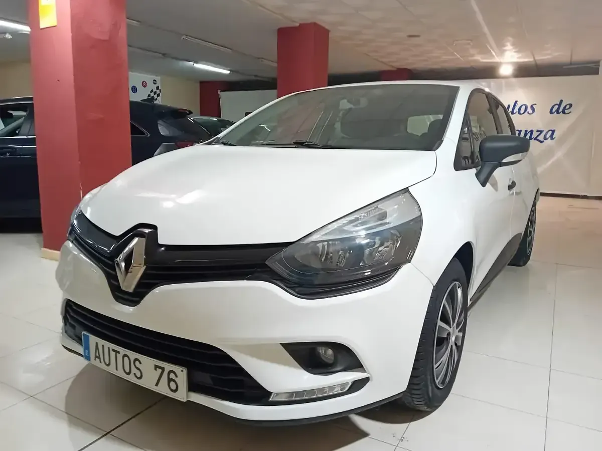 Usado Renault Clio Business 75 CV (55 kW) 2019 Blanco
