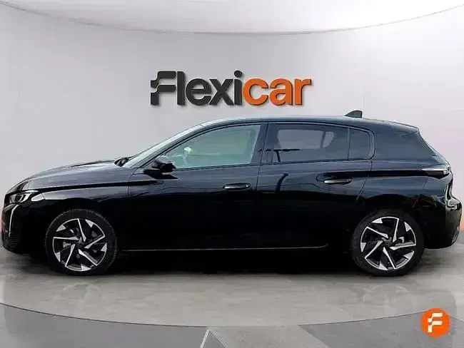 Usado Peugeot 308 Allure 136 CV (100 kW) 2025 Negro