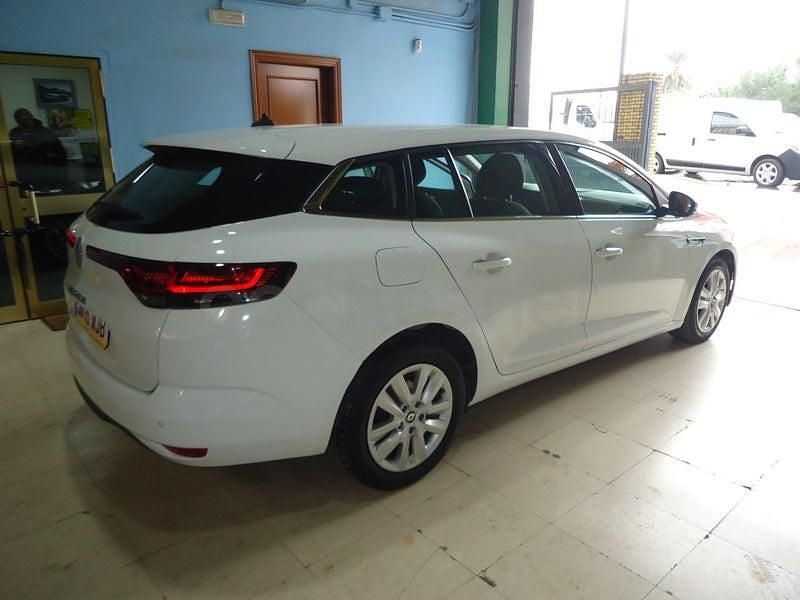 Usado Renault Mégane GrandTour Equilibre 115 CV (84 kW) 2023 Blanco Familiar