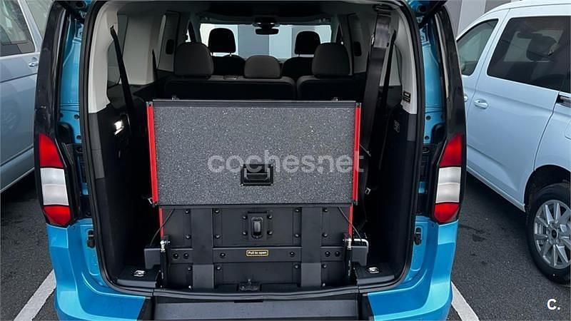 Usado Ford Grand Tourneo Connect Titanium 114 CV (83 kW) 2023 Azul Monovolumen