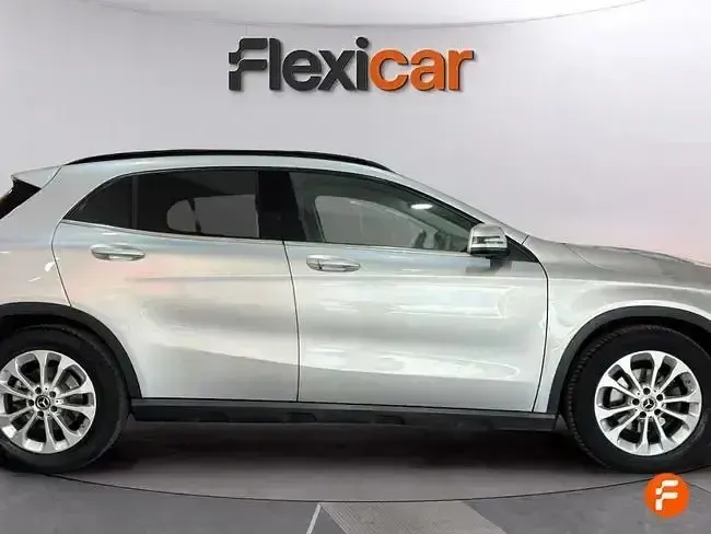 Usado Mercedes GLA200 136 CV (100 kW) 2017 Gris SUV