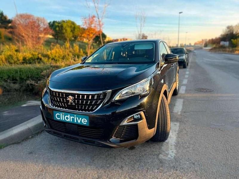 Usado Peugeot 3008 Active 120 CV (88 kW) 2017 Negro SUV