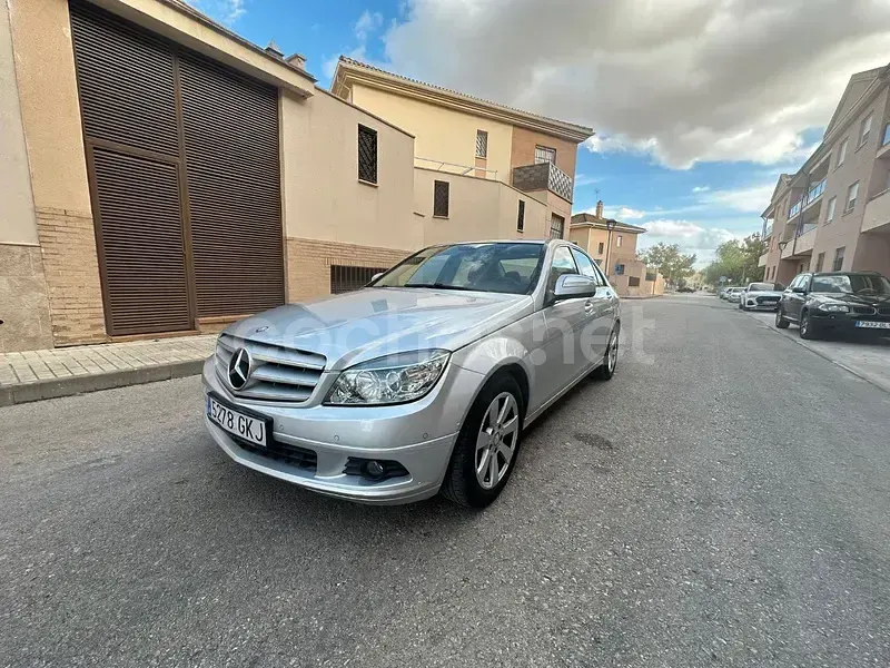 Usado Mercedes C220 170 CV (125 kW) 2009 Gris / plata Berlina