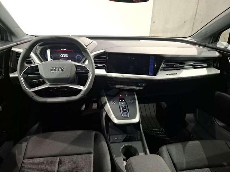 Usado Audi Q4 e-tron 125 kW (170 CV) 2025 Gris SUV