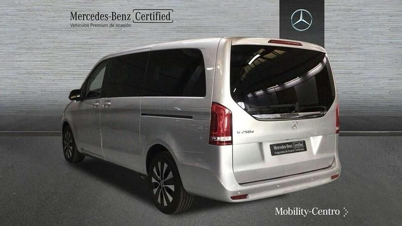 Usado Mercedes V250 192 CV (141 kW) 2023 Gris Monovolumen