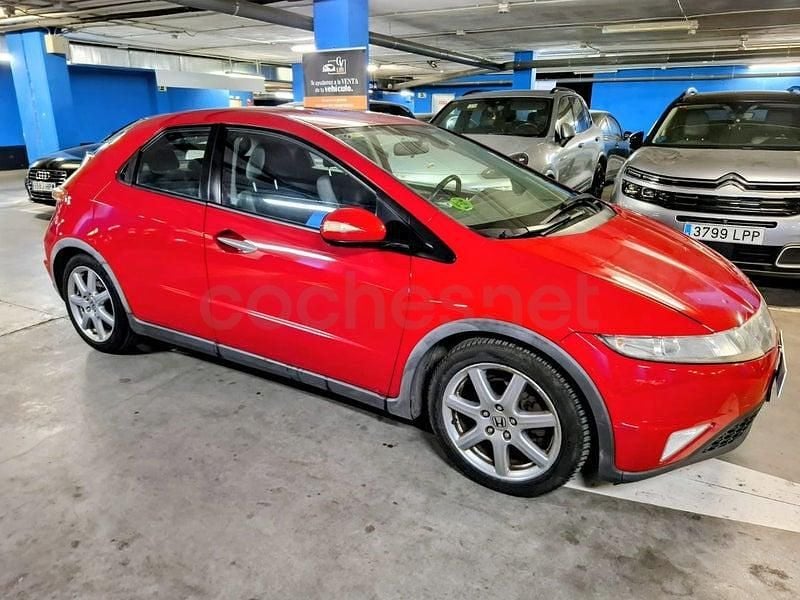 Usado Honda Civic Executive 140 CV (102 kW) 2006 Rojo Berlina