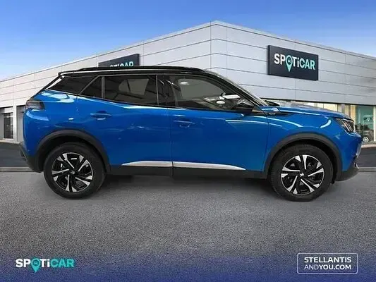 Usado Peugeot 2008 GT 130 CV (95 kW) 2022 Gris SUV