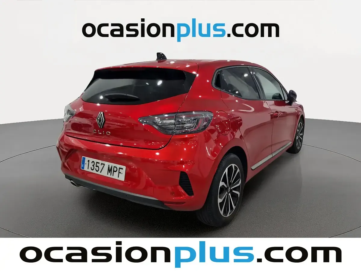 Usado Renault Clio Techno 91 CV (66 kW) 2024 Rojo Utilitario