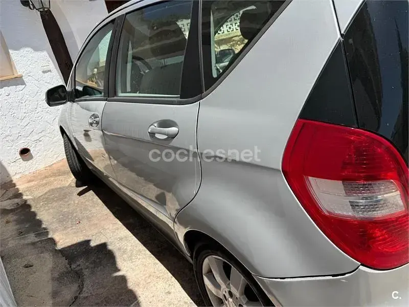Usado Mercedes A160 Elegance 95 CV (69 kW) 2010 Gris / plata Monovolumen