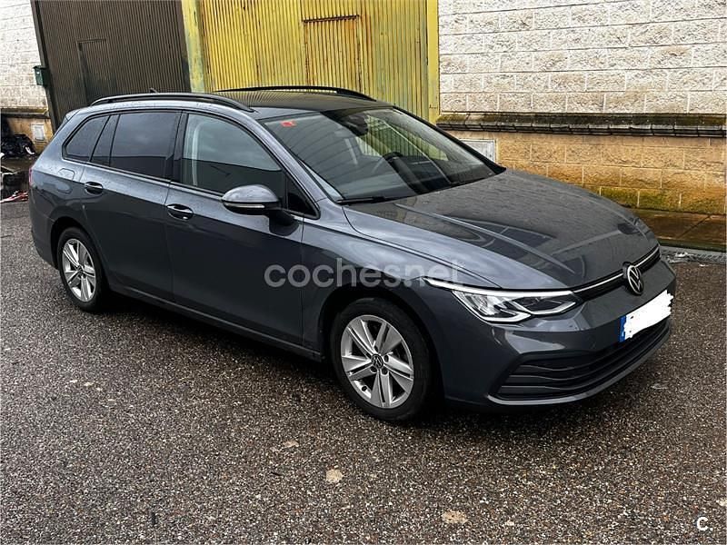 Usado VW Golf VIII 115 CV (84 kW) 2021 Gris / plata Familiar