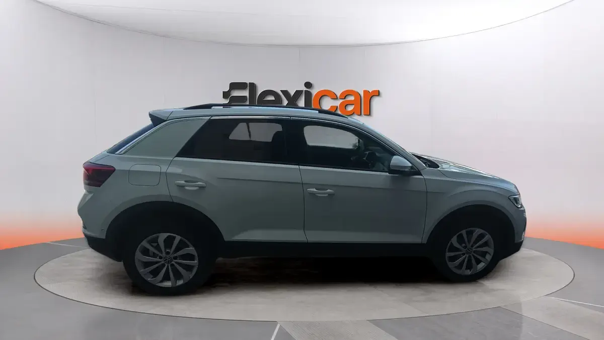 Usado VW T-Roc 116 CV (85 kW) 2025 Blanco SUV