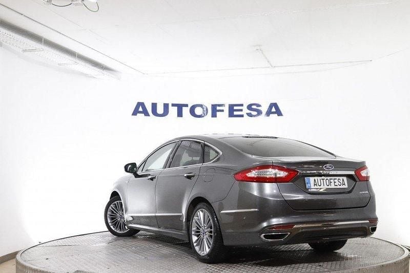 Usado Ford Mondeo Vignale 187 CV (137 kW) 2018 Gris titanio Berlina
