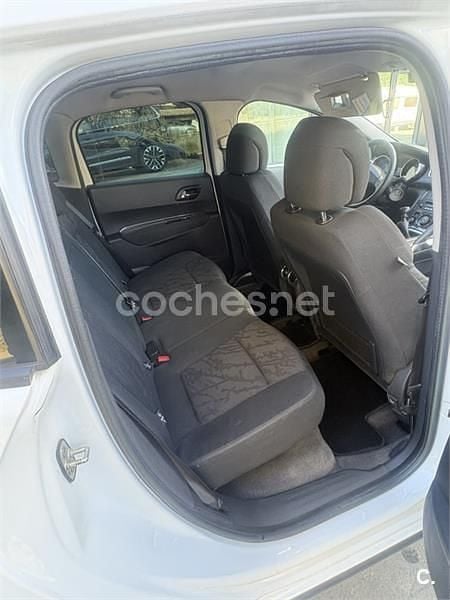 Usado Peugeot 3008 112 CV (82 kW) 2012 Blanco Berlina