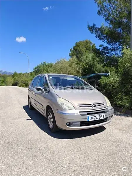 Usado Citroën Xsara Picasso Exclusive 95 CV (69 kW) 2004 Beige Monovolumen