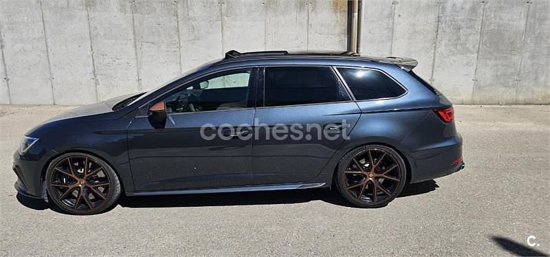 Usado Seat Leon ST 4Drive 300 CV (220 kW) 2019 Gris / plata Familiar