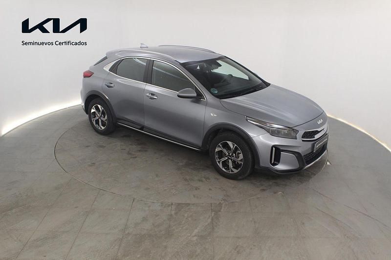 Usado Kia XCeed 100 CV (73 kW) 2025 Gris SUV