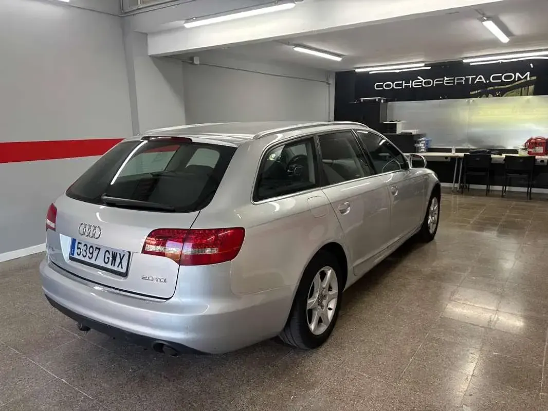 Usado Audi A6 136 CV (100 kW) 2010 Gris Familiar