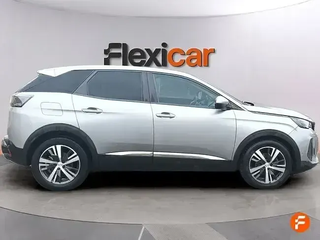 Usado Peugeot 3008 Allure 130 CV (95 kW) 2021 Gris SUV