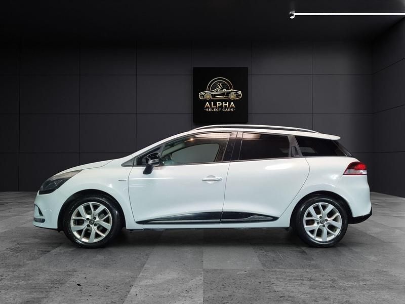 Usado Renault Clio GrandTour LIMITED 90 CV (66 kW) 2018 Blanco Familiar