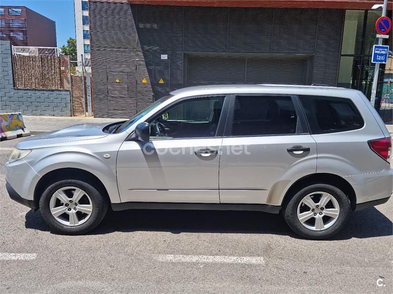 Gris / plata Usado 2011 Subaru Forester Sport SUV | 5500 € - Imagen 1/4