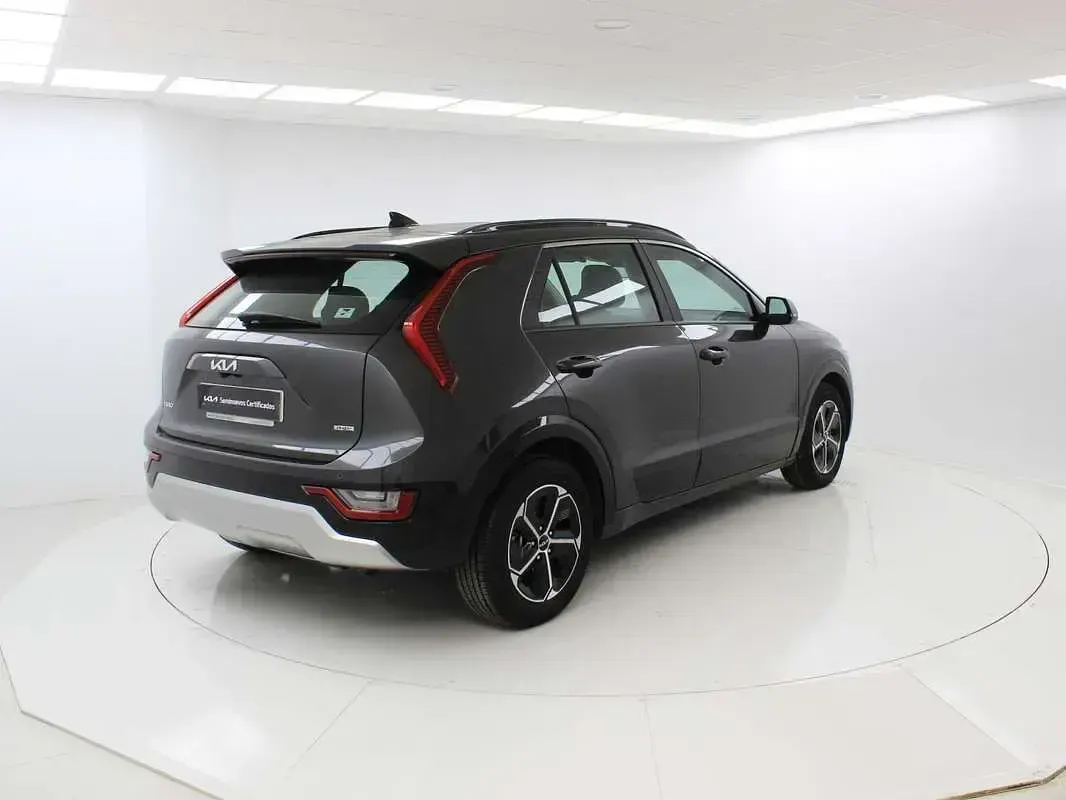 Usado Kia Niro 184 CV (135 kW) 2024 Gris SUV
