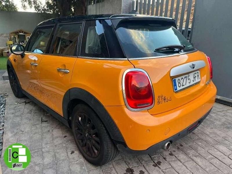 Usado Mini Cooper D 116 CV (85 kW) 2015 Amarillo Utilitario