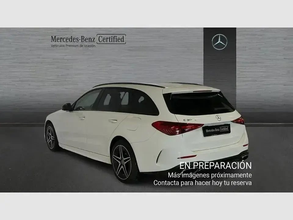 Usado Mercedes C300e 313 CV (230 kW) 2022 Blanco Familiar