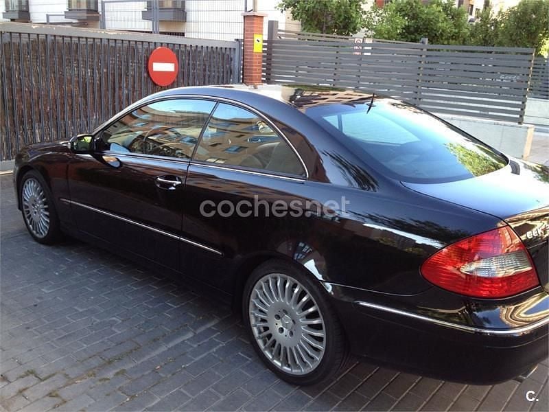 Usado Mercedes CLK350 Avantgarde 272 CV (200 kW) 2006 Negro Coupe