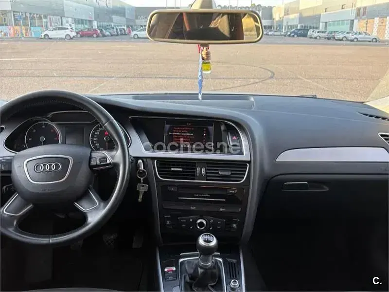 Usado Audi A4 150 CV (110 kW) 2014 Gris / plata Familiar