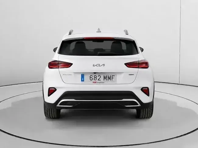 Usado Kia XCeed 141 CV (103 kW) 2023 Blanco SUV